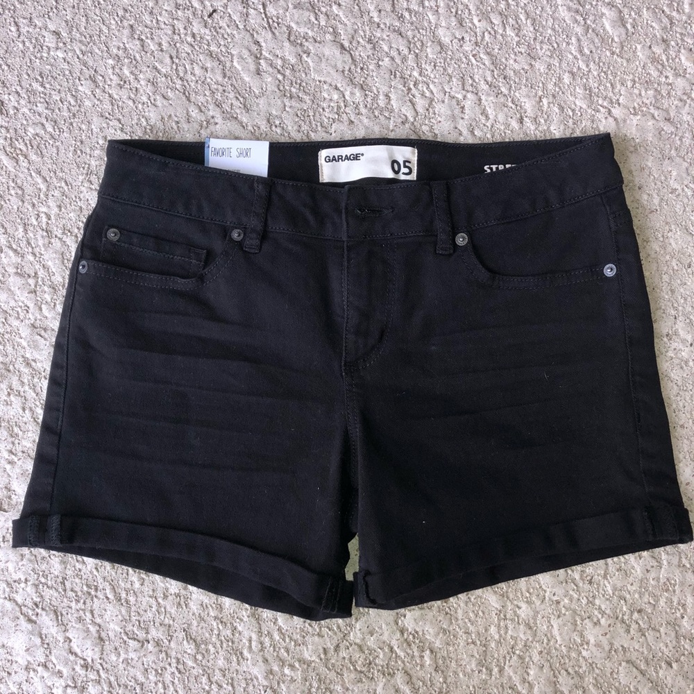 The Garage Black Jean “favorite short” size 5